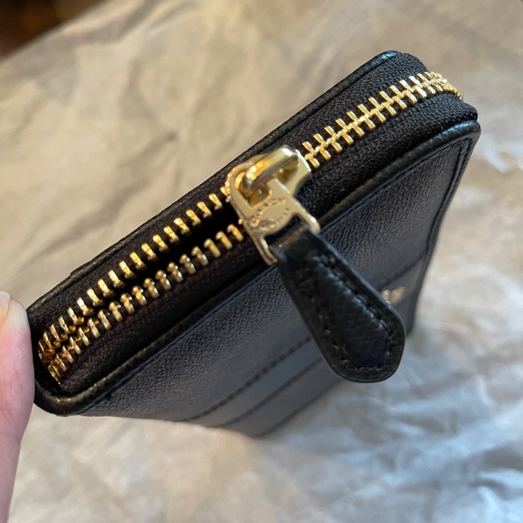 SOLD NOT AVAILABLE New Coach zip wallet. Authentic - Picture 5 of 5